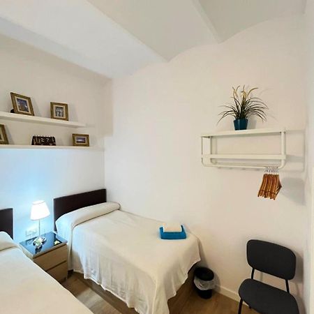 Flor Habitaciones Barcelona Bagian luar foto