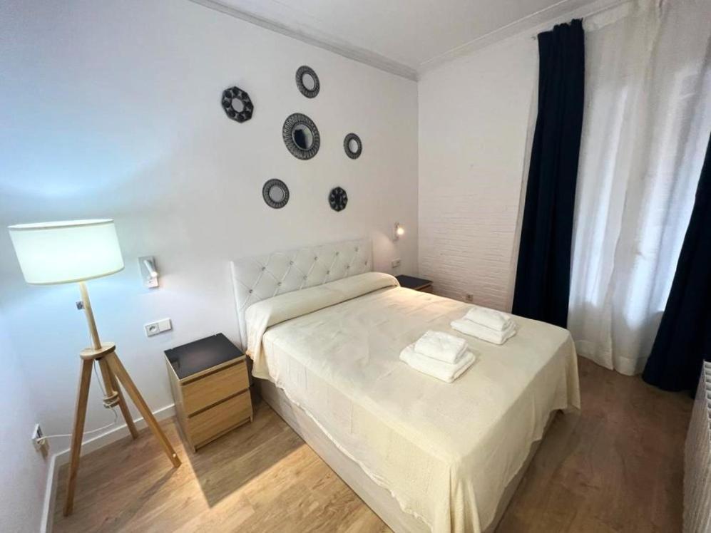 Flor Habitaciones Barcelona Bagian luar foto
