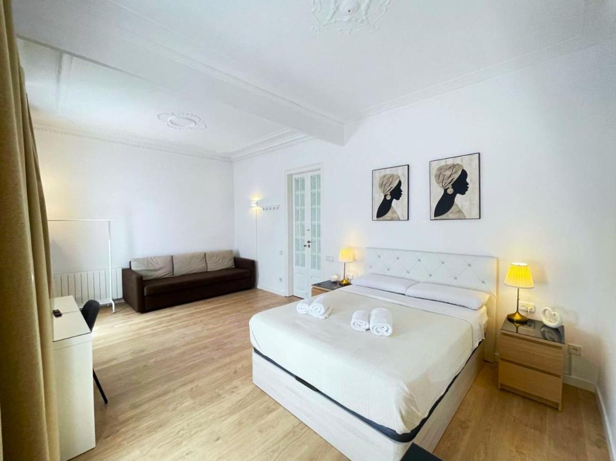 Flor Habitaciones Barcelona Bagian luar foto