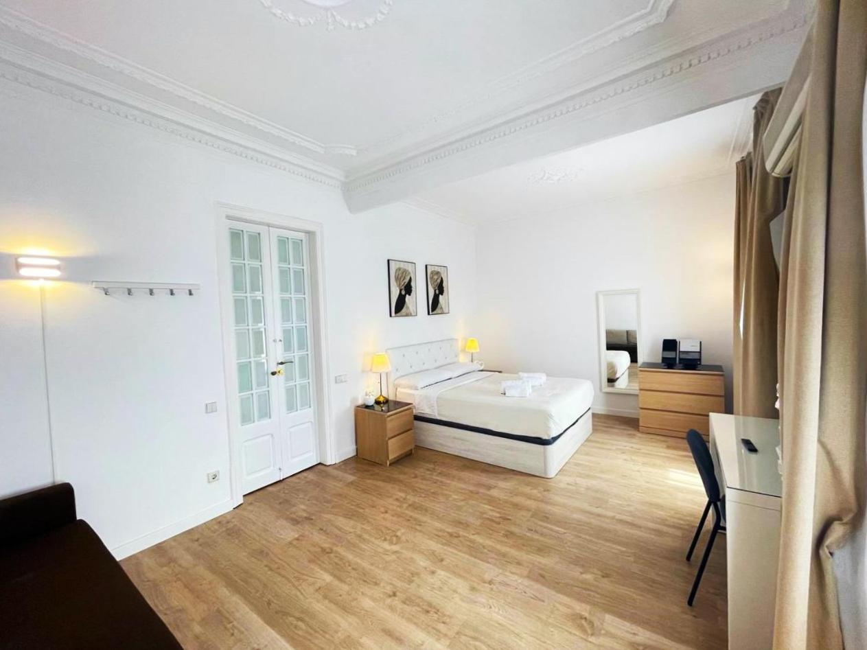 Flor Habitaciones Barcelona Bagian luar foto
