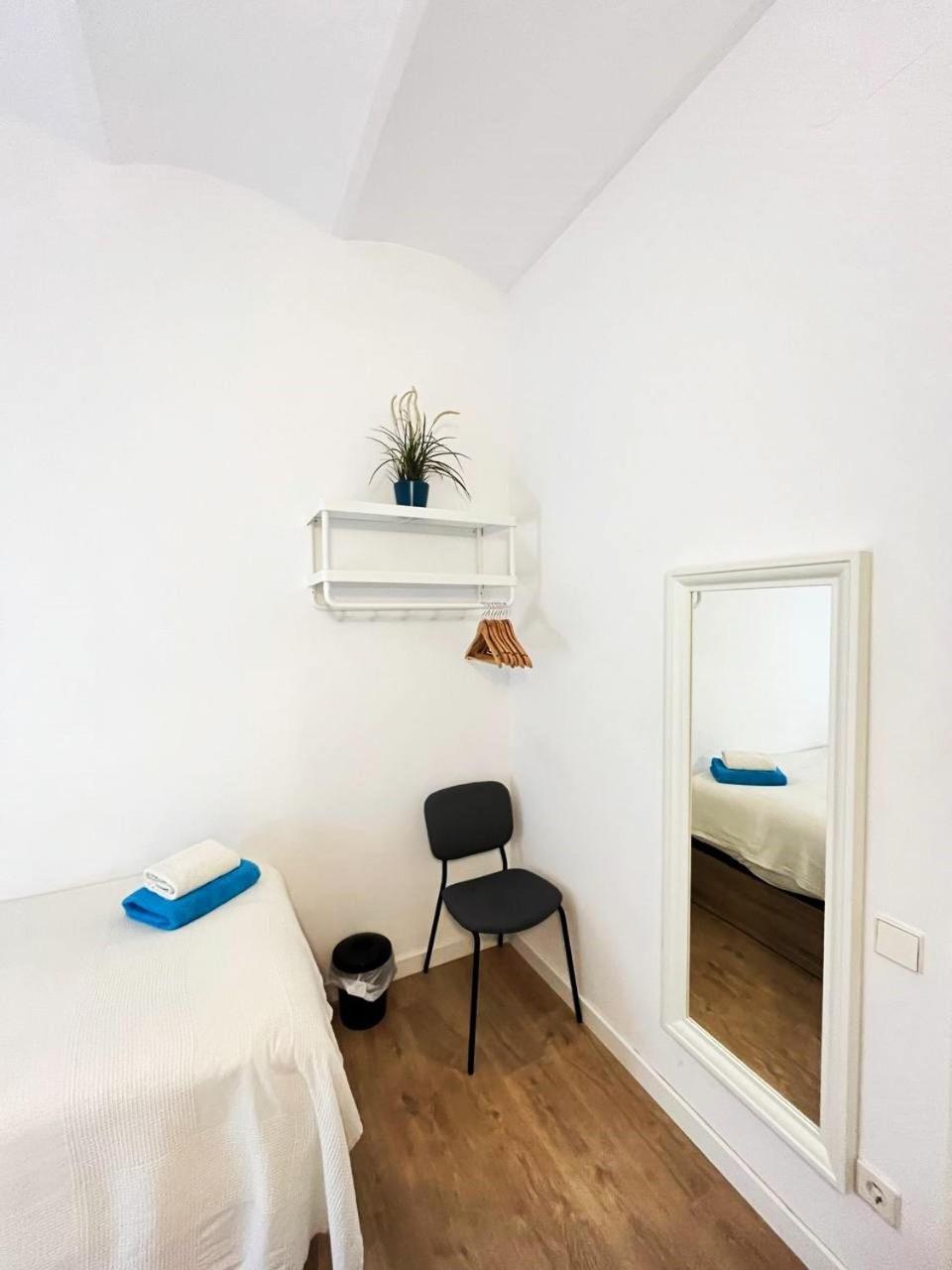Flor Habitaciones Barcelona Bagian luar foto