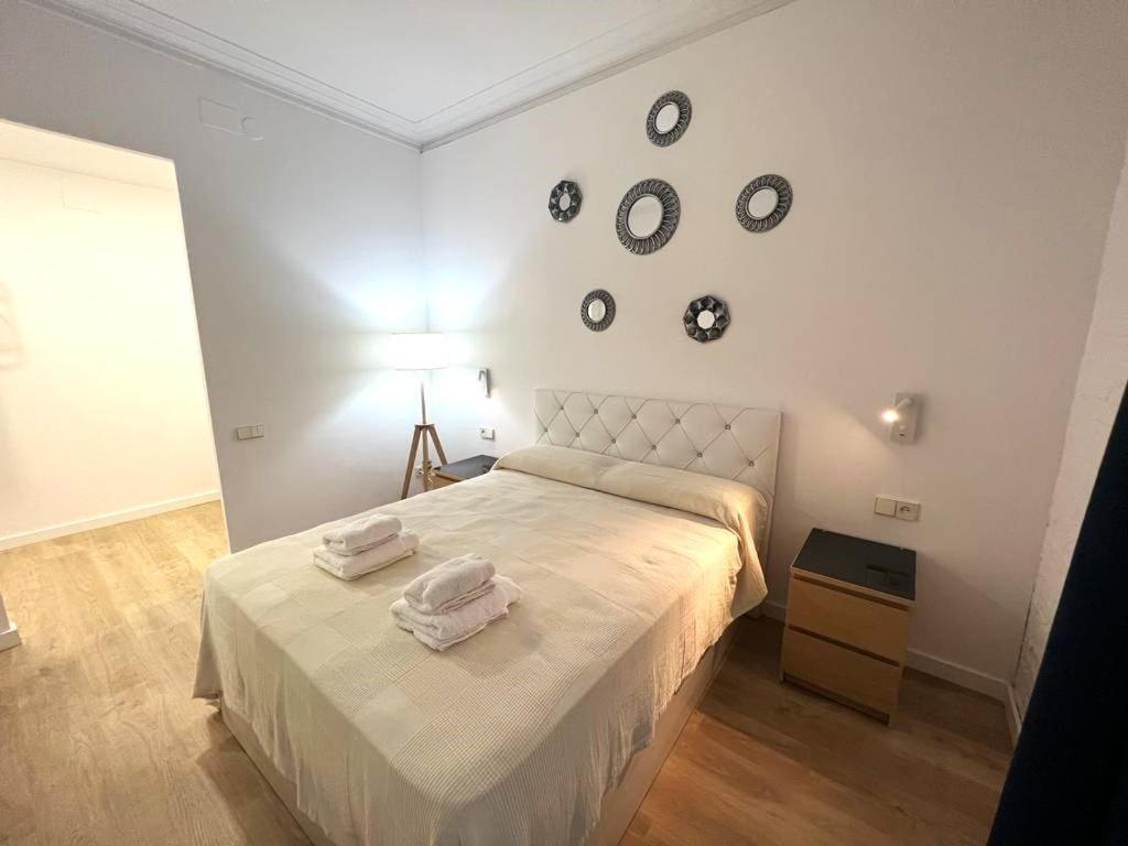 Flor Habitaciones Barcelona Bagian luar foto