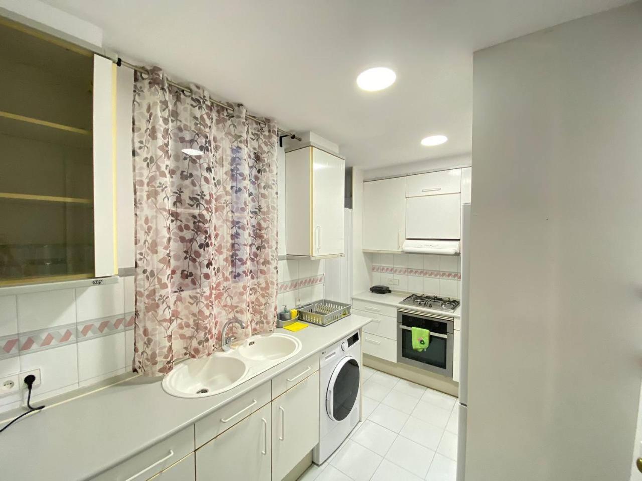 Flor Habitaciones Barcelona Bagian luar foto